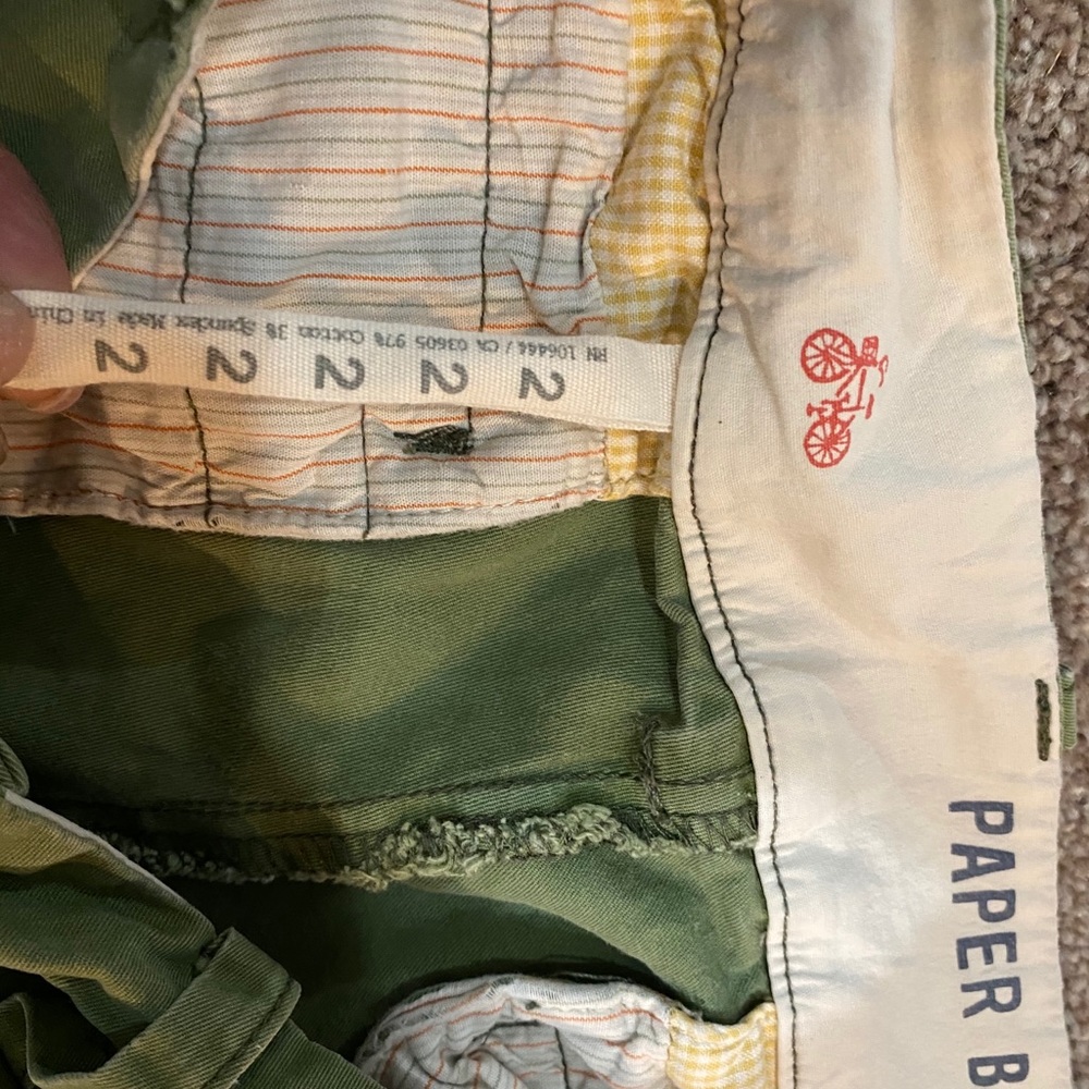 Green capris
